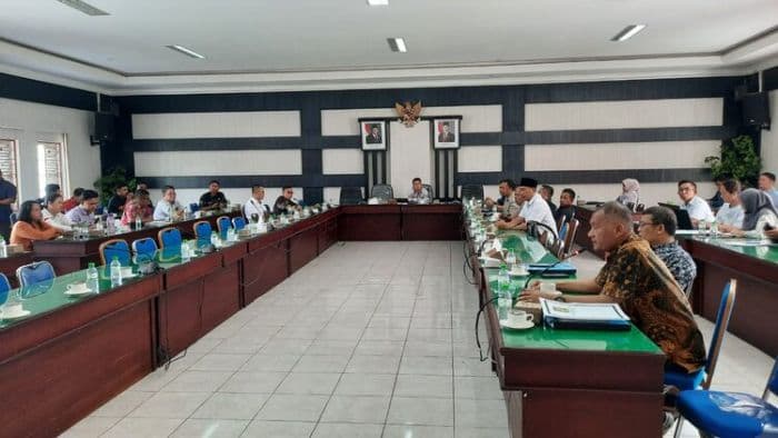 minim_kehadiran_opd_banggar_dprd_simalungun_skors_pembahasan_kuappas_2026