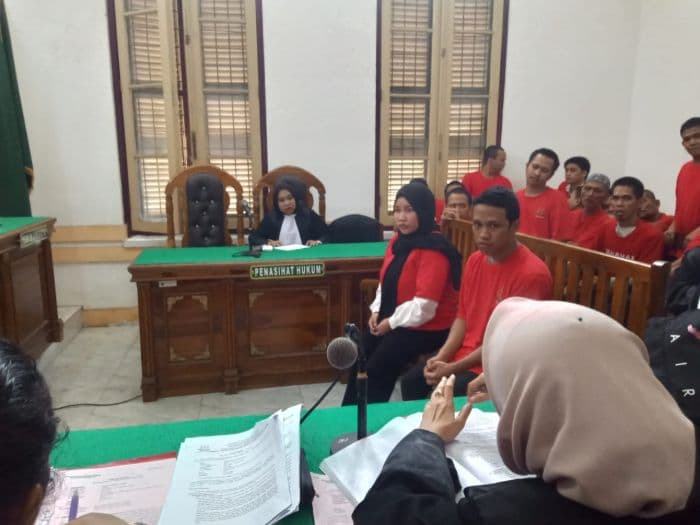 tuntutan_abang_beradik_yang_buang_mayat_bayi_lewat_ojol_di_medan_ditunda_sepekan