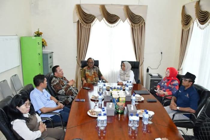 wabup_samosir_kunjungi_pemko_pematangsiantar_bahas_pad_dan_penguatan_pariwisata