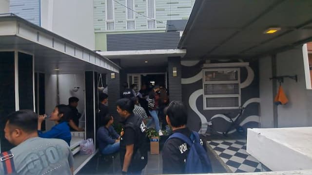 polisi_gelar_pra_rekonstruksi_dugaan_anak_bunuh_ibu_kandung_di_medan