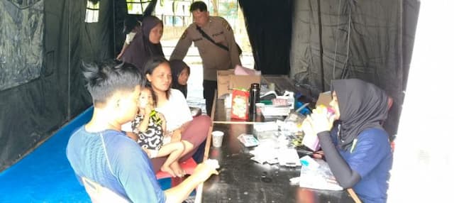 sebulan_dilanda_banjir_pengungsi_mulai_diserang_berbagai_penyakit