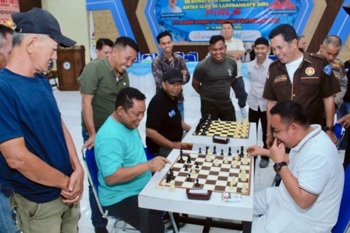 wabup_labuhanbatu_buka_turnamen_catur_antar_club_piala_bank_sumut_2025