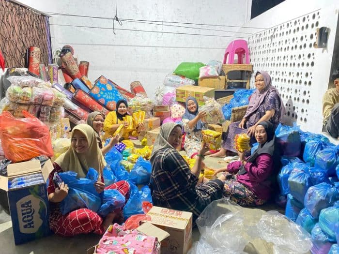 warga_pantai_labu_kirim_bantuan_kemanusiaan_ke_korban_banjir_aceh_tamiang