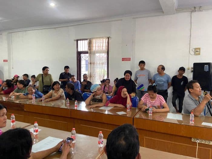 pedagang_petisah_tolak_pemasangan_portal_parkir_dprd_medan_siap_tampung_aspirasi