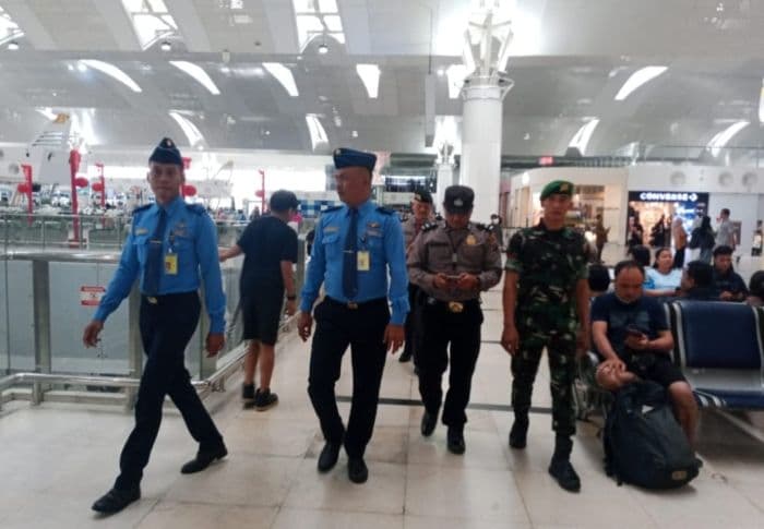 polsek_bandara_kualanamu_pantau_barang_bawaan_penumpang