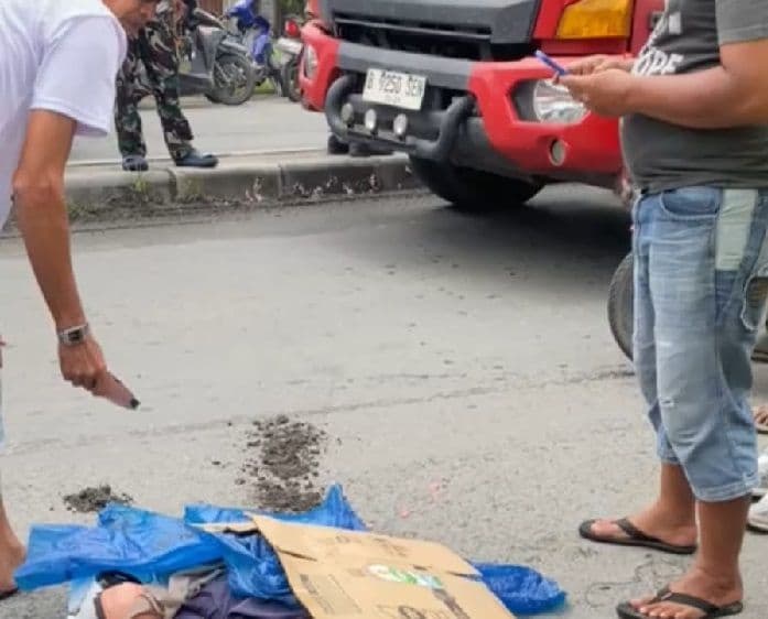 terlindas_truk_tangki_mahasiswi_pengendara_sepeda_motor_meninggal_di_tkp