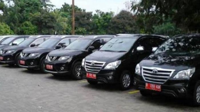 bupati_samosir_diminta_tolak_mobil_dinas_baru