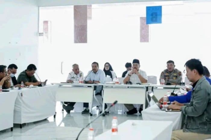 kunjungan_kapal_pesiar_ke_kuala_tanjung_promosikan_pariwisata_lokal