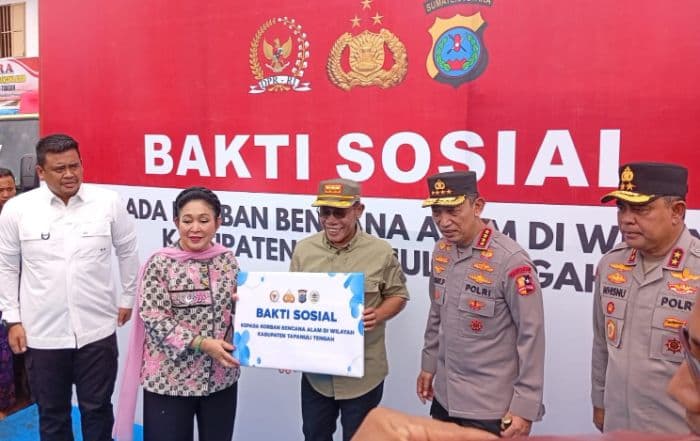 kapolri_tinjau_huntara_di_asrama_haji_pinangsori_tapteng_dan_salurkan_bantuan_kemanusiaan_