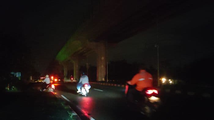 lampu_jalan_sepanjang_2_km_di_medang_deras_batu_bara_padam