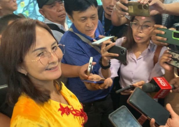 viral_anggota_dprd_sumut_cekik_pramugari_di_pesawat_begini_penjelasan_megawati_zebua