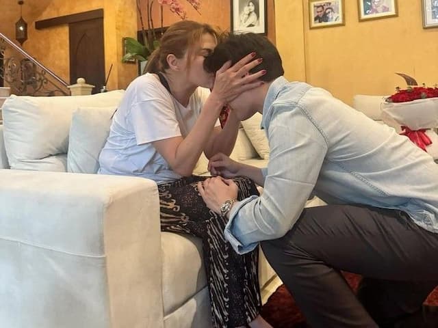 _temui_tamara_bleszynski_usai_nikah_teuku_rassya_berlutut_dihadapan_ibunya_