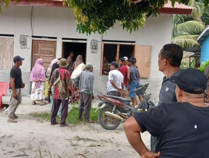 kepala_sekolah_di_kampung_rakyat_ditemukan_tewas_tergantung_di_rumah_kontrakan