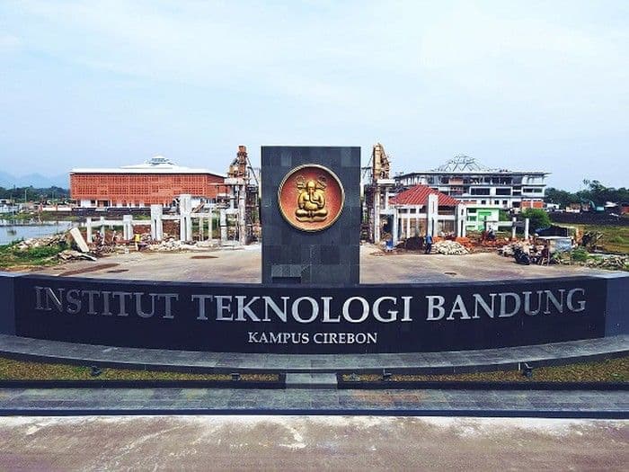 viral_video_mahasiswa_itb_bernyanyi_diduga_mengandung_pelecehan_hmt_itb_minta_maaf
