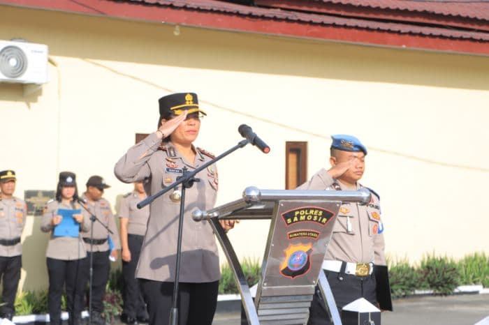 sertijab_di_polres_samosir_kapolres_tekankan_profesionalisme_dan_pendekatan_humanis
