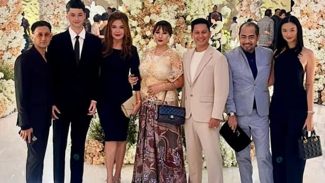 tamara_bleszynski_di_resepsi_pernikahan_putranya_teuku_rasyya_jadi_tamu