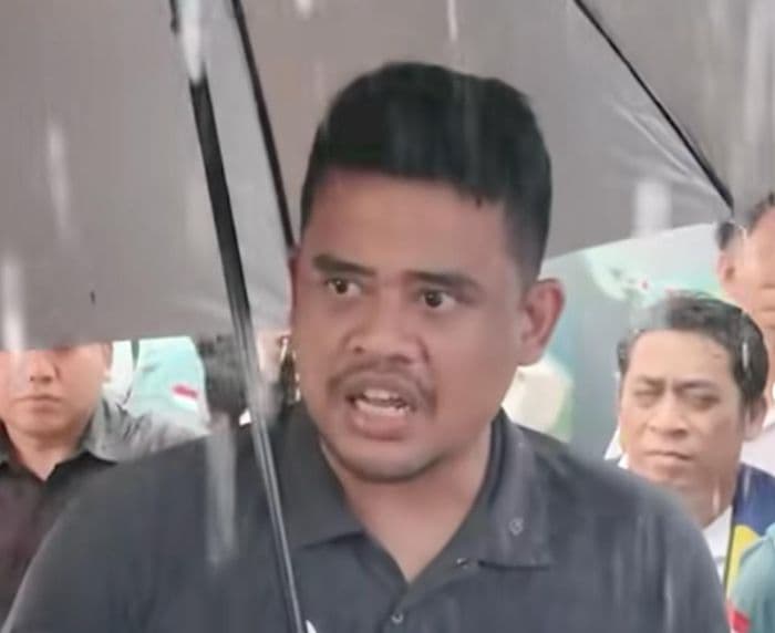 viral_momen_gubernur_bobby_nasution_berang_ke_camat_tukka_saat_tinjau_sungai_di_tapteng