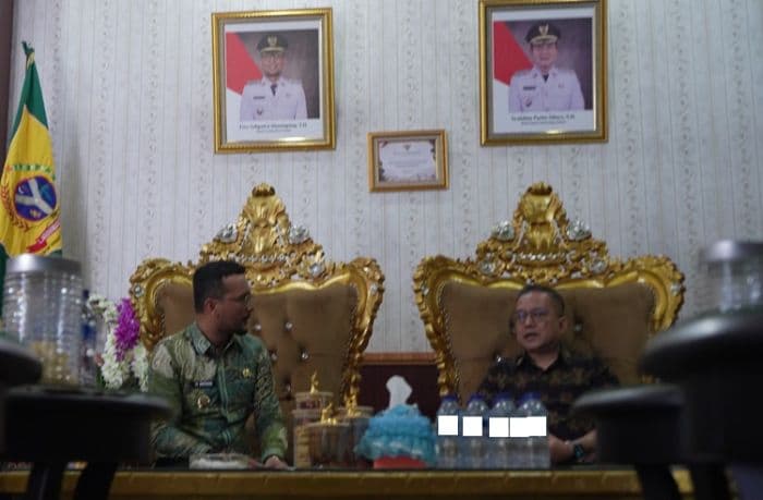bupati_labusel_terima_kunjungan_sultan_kotapinang_bahas_pelestarian_budaya_melayu