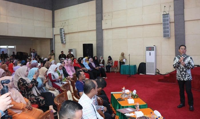 pemkab_tapsel_dorong_digitalisasi_layanan_publik_fokus_transaksi_non_tunai