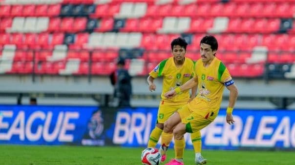 babak_pertama_super_league_persebaya_unggul_20_atas_semen_padang