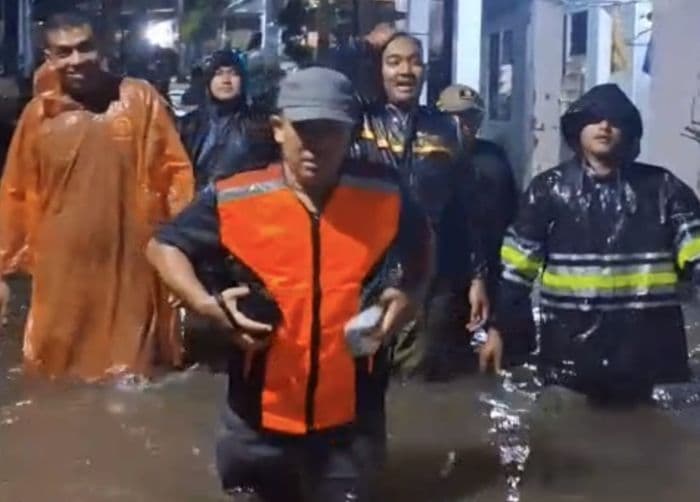 banjir_akibat_hujan_deras_rendam_lima_kecamatan_di_binjai_