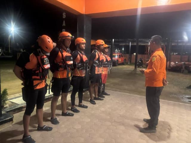 kapal_pengangkut_24_wisatawan_ditemukan_selamat_di_pulau_bottot_tapteng