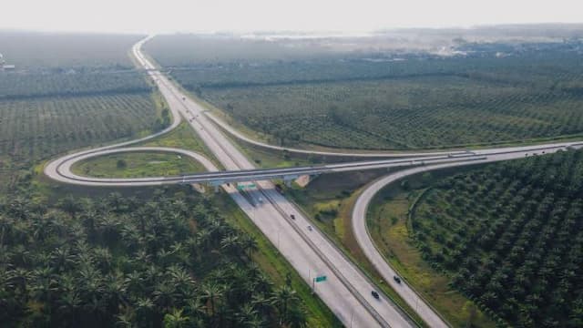 libur_panjang_kenaikan_isa_almasih_29797_kendaraan_padati_tol_mktt