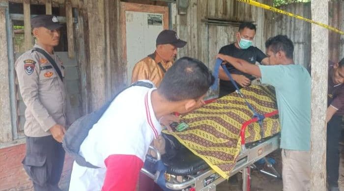 pria_diduga_odgj_ditemukan_tewas_di_depan_rumah_kosong_desa_tanjung_harap_sergai