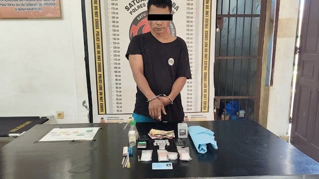 residivis_narkoba_di_simalungun_ditangkap_lagi_sabu_disimpan_dalam_tas_biru