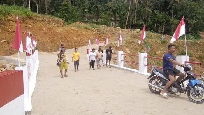jembatan_aramco_di_desa_bair_tapteng_rampung_akses_warga_kembali_normal