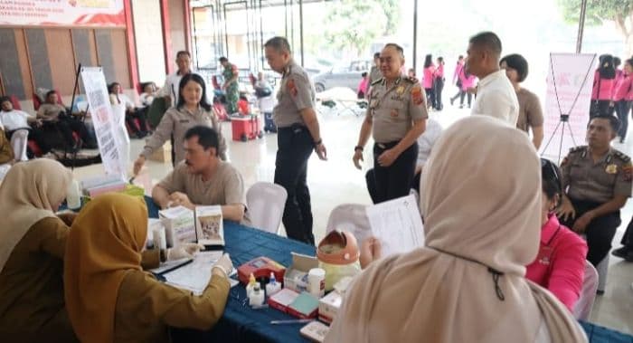 polresta_deli_serdang_kumpulkan_119_kantong_darah_sambut_hut_bhayangkara_