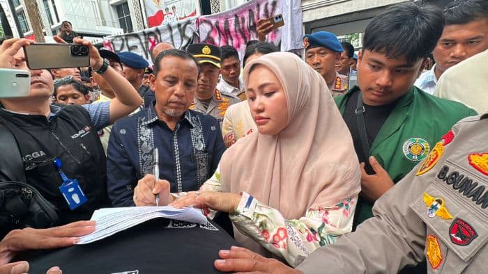 sembilan_tuntutan_mahasiswa_usu_ketua_dprd_sumut_janji_kawal_aspirasi