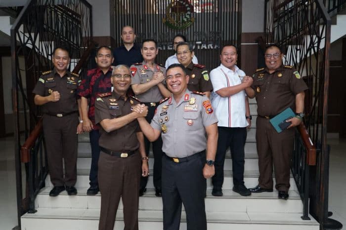 kapolda_sumut_kunjungi_kejati_sumut_perkuat_sinergitas_penegakan_hukum
