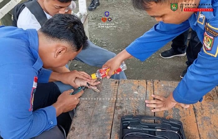 pelajar_asahan_minta_bantuan_damkar_lepaskan_cincin_yang_menjepit_jari