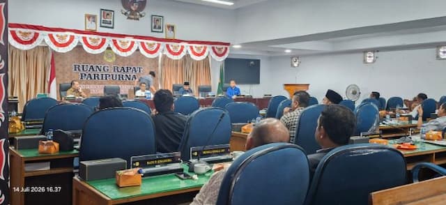 wakil_bupati_dairi_absen_di_paripurna_dprd_vickner_sinaga_klarifikasi