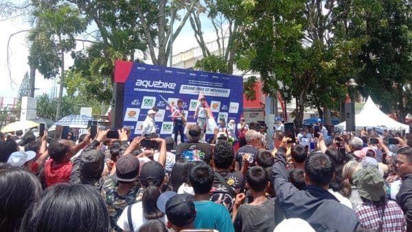 boanerges_ratag_juara_aquabike_endurance_gp_indonesia_persembahkan_kemenangan_untuk_ri