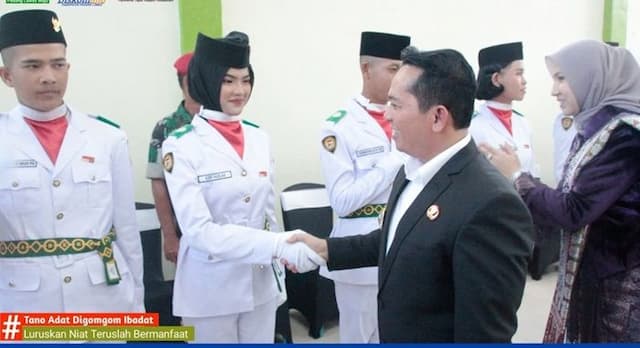bupati_padang_lawas_kukuhkan_paskibra_hut_ke80_ri