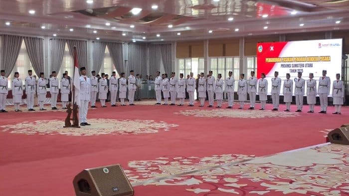 gubernur_sumut_bobby_nasution_kukuhkan_paskibraka_2025