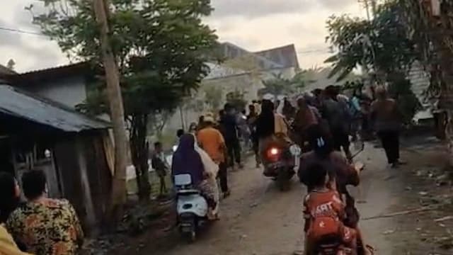 gempa_m77_guncang_nagekeo_tsunami_094_meter_terdeteksi_di_maurole_ende