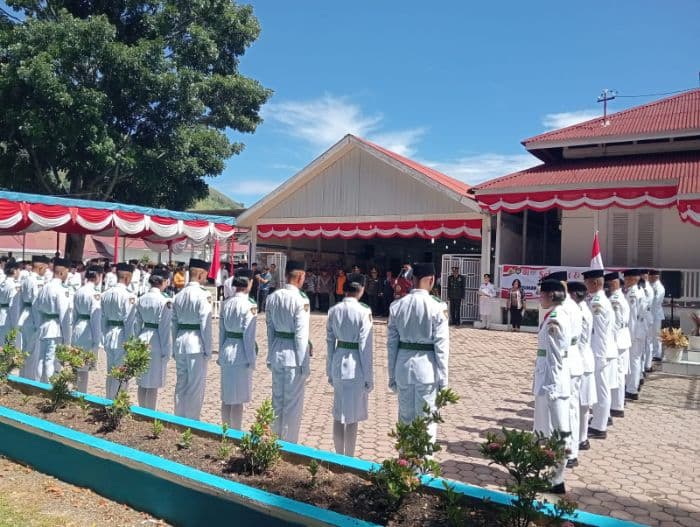 paskibraka_samosir_2026_dikukuhkan_45_pelajar_siap_kibarkan_bendera_hut_ke81_ri