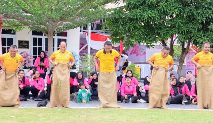 sambut_hut_ke81_ri_polres_batu_bara_gelar_lomba_tradisional