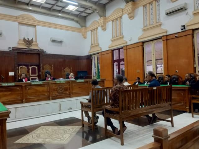 sidang_tuntutan_4_terdakwa_korupsi_penjualan_aluminium_inalum_kembali_ditunda