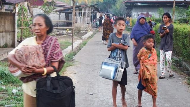 update_gempa_m_77_ntt_20_orang_tewas_dan_dua_masih_tertimbun
