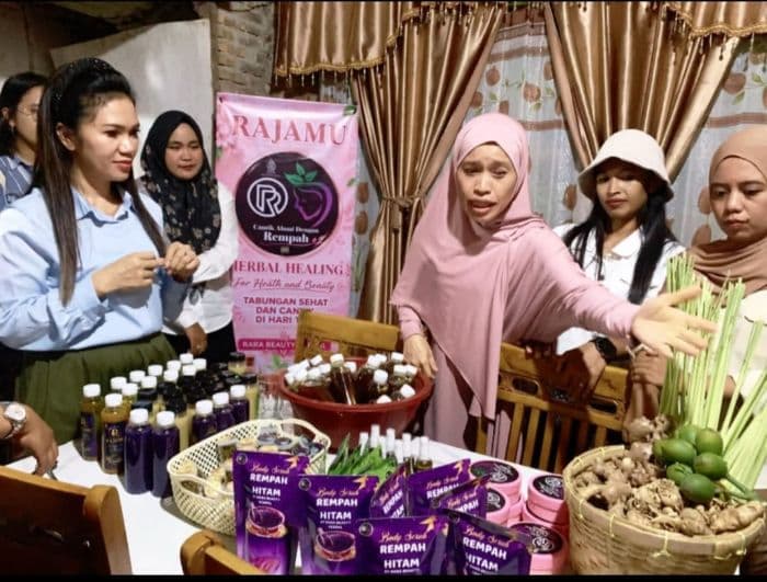 nora_novita_purba_membangun_usaha_herbal_dari_rempah_simalungun