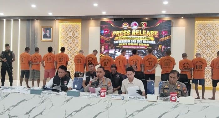 polres_sergai_ungkap_26_kasus_narkoba_dan_kriminal_35_tersangka_diamankan_