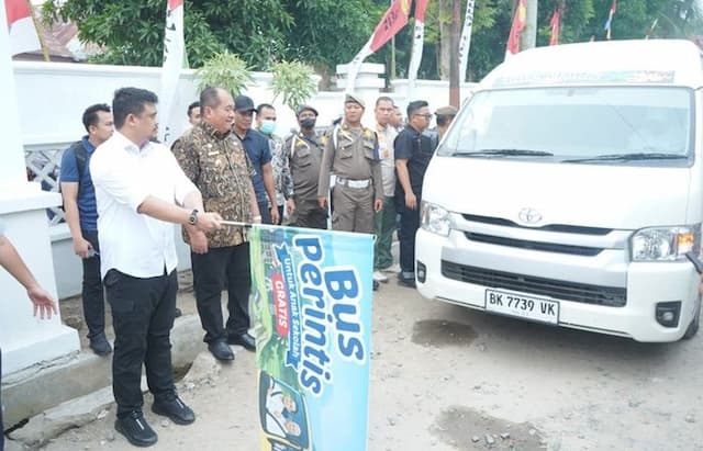 gubernur_sumut_luncurkan_enam_bus_perintis_untuk_pelajar_di_asahan