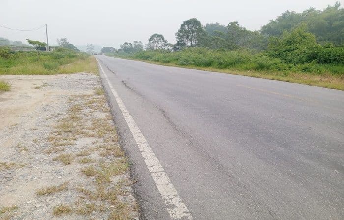 jalan_bypass_balige_bergelombang_sepanjang_1_kilometer_pengendara_motor_terancam_tergelincir