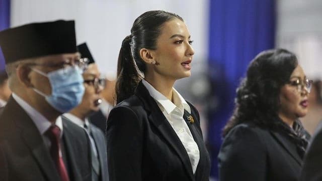 raline_shah_buka_suara_soal_pengunduran_diri_dari_komdigi_