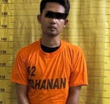 lagi_berdiri_di_pinggir_jalan_polres_binjai_tangkap_pengedar_sabu