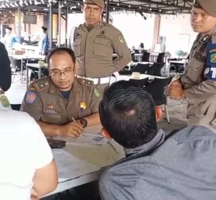 satpol_pp_razia_asn_bolos_kerja_di_medan_lima_pegawai_terjaring